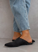 Mules κλειστά με ασύμμετρη φάσα estil - Μαύρο - thefashionproject.gr - Estil