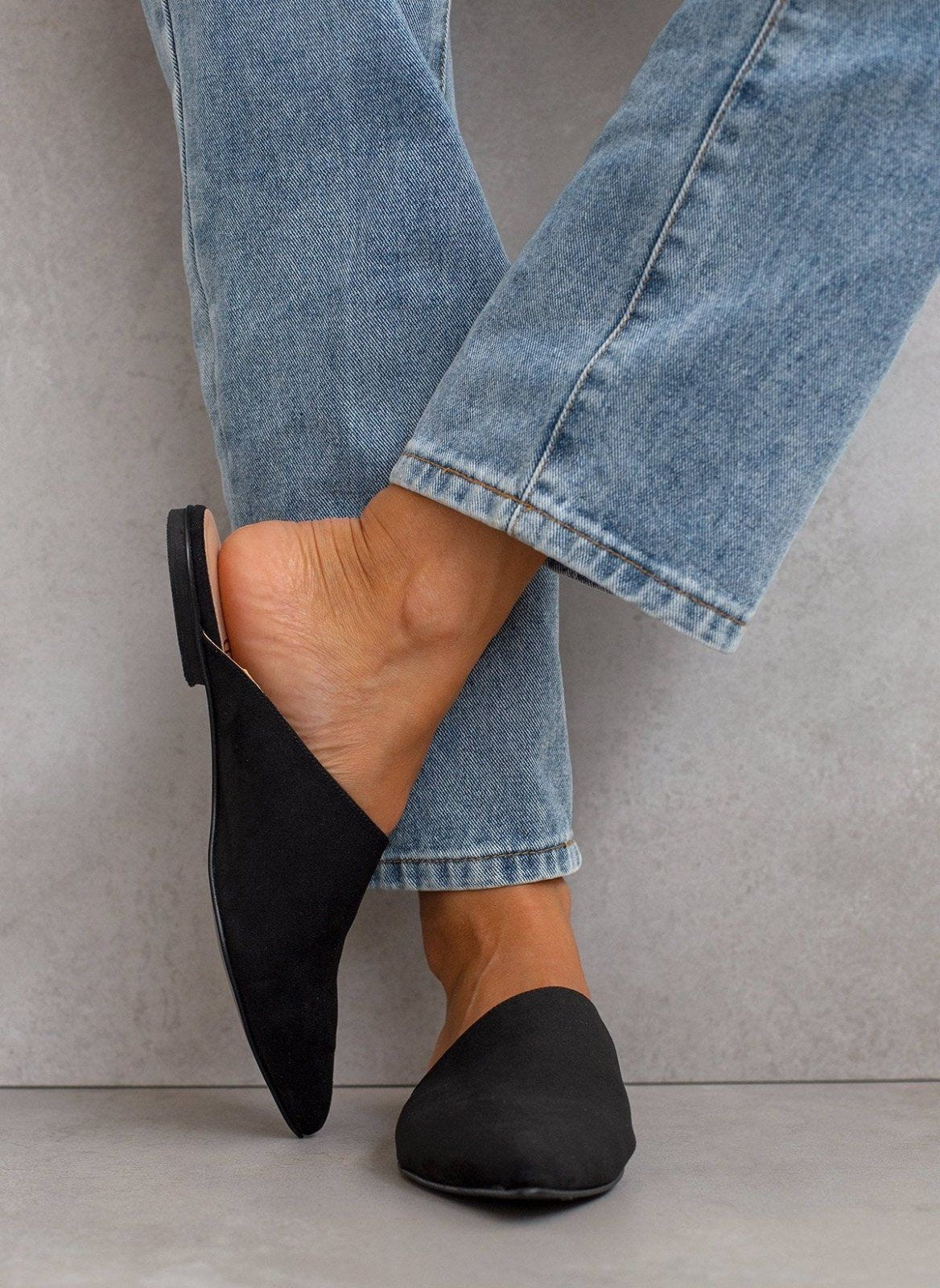 Mules κλειστά με ασύμμετρη φάσα estil - Μαύρο - thefashionproject.gr - Estil