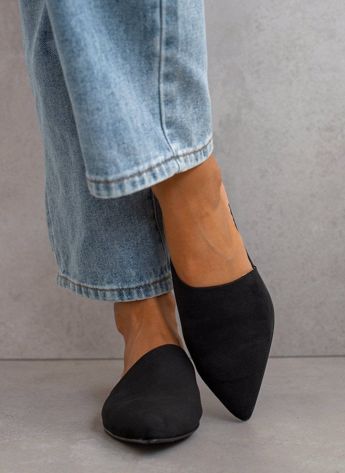 Mules κλειστά με ασύμμετρη φάσα estil - Μαύρο - thefashionproject.gr - Estil