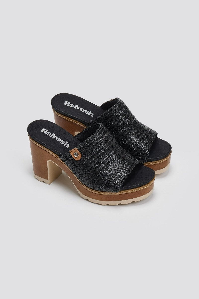 Mules με ψάθινη φάσα Refresh 172703 - Μαύρο - thefashionproject.gr - Refresh
