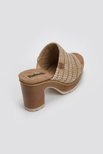Mules με ψάθινη φάσα Refresh 172703 - Τάουπε - thefashionproject.gr - Refresh