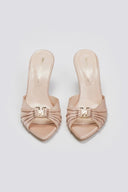 Mules σατέν με μεταλλικό διακοσμητικό TFP - Nude - thefashionproject.gr - TFP