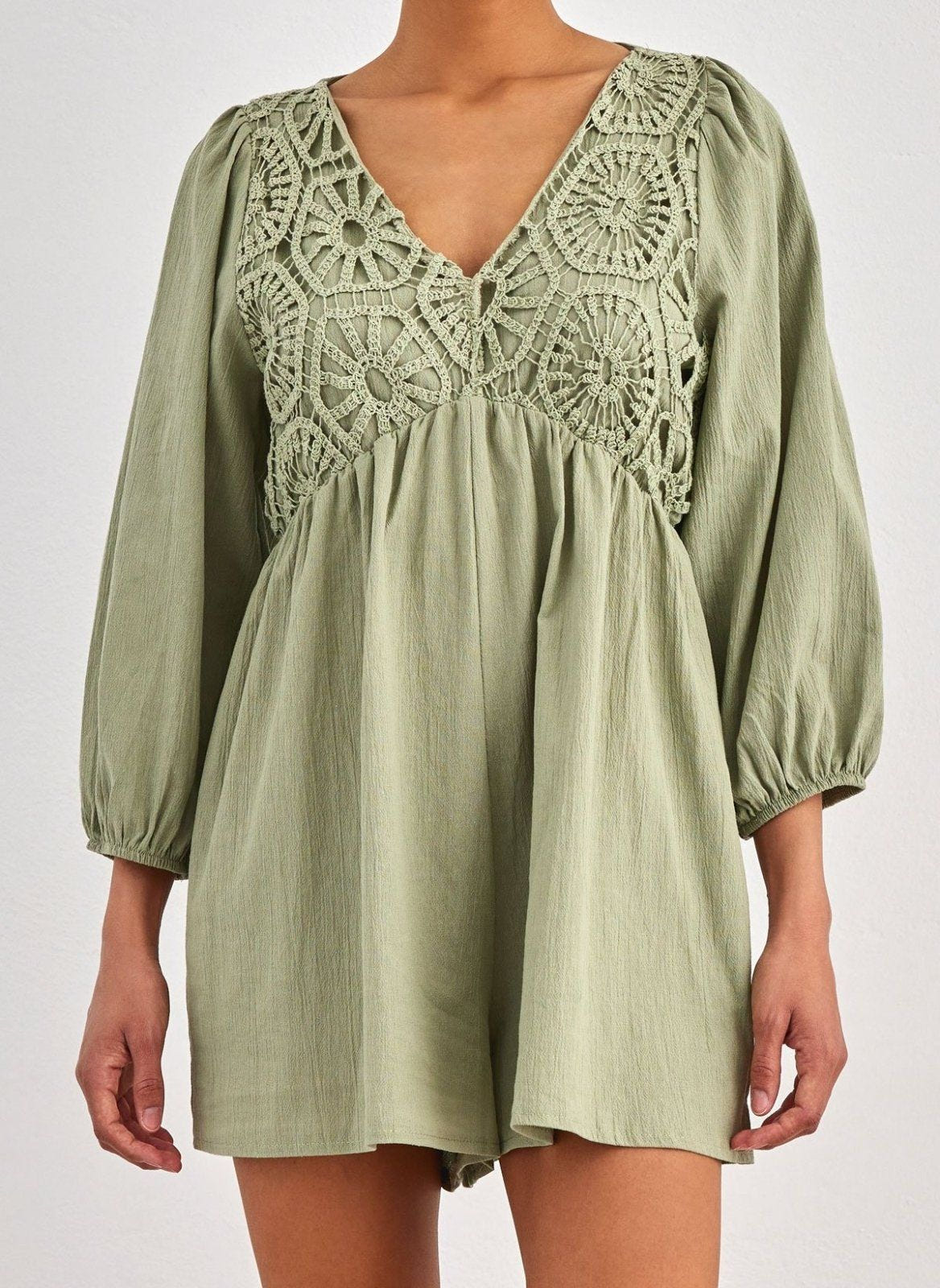 Ολόσωμο σορτς με crocchet σχέδιο - Χακί - thefashionproject.gr - BISOU