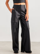 Παντελόνι cargo δερματίνη - Μαύρο - thefashionproject.gr - The Fashion Project