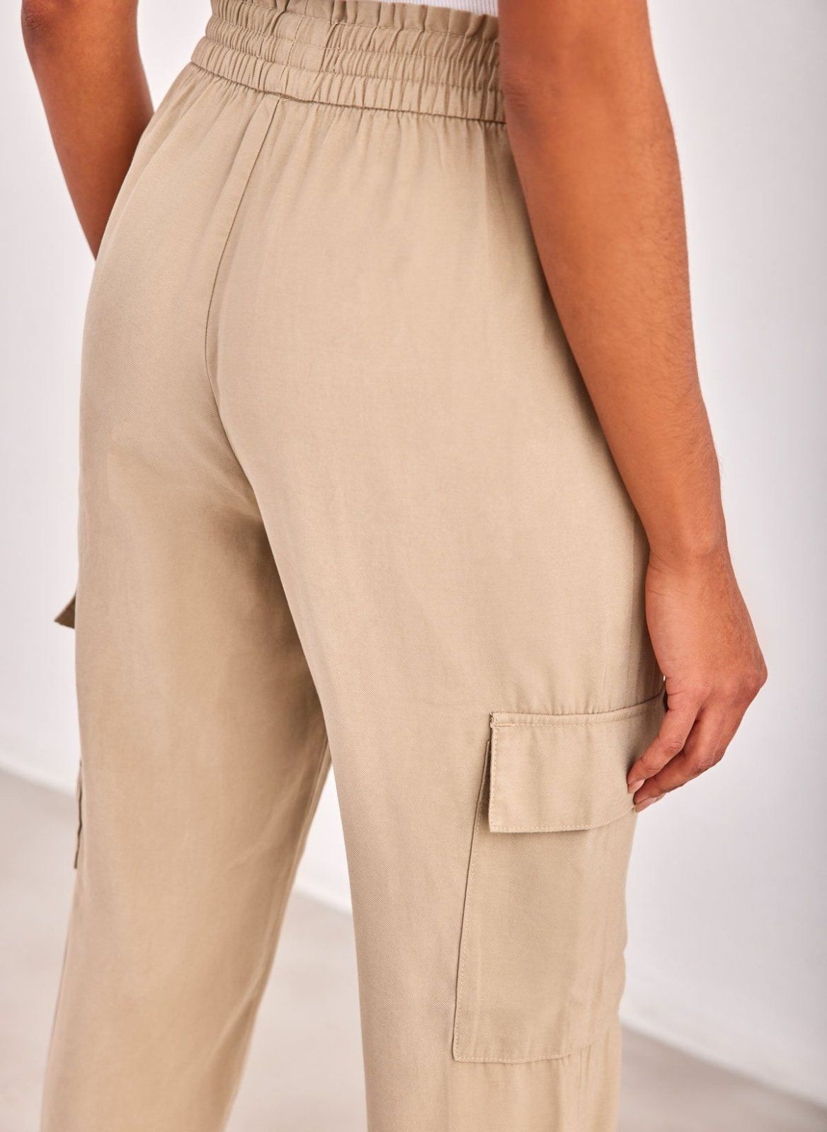 Παντελόνι cargo υφασμάτινο ONLY 15245364 - Άμμου - thefashionproject.gr - ONLY
