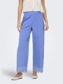 Παντελόνι με δαντέλα κιπούρ ONLY 15343184 - Γαλάζιο - thefashionproject.gr - ONLY