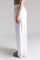 Παντελόνι με δαντέλα κιπούρ ONLY 15343184 - Λευκό - thefashionproject.gr - ONLY
