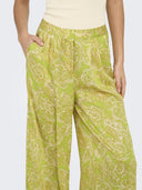Παντελόνι σατέν με λαχούρια ONLY 15339991 - Lime - thefashionproject.gr - ONLY
