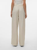 Παντελόνι σε loose γραμμή Vero Moda 10304898 - Μπεζ - thefashionproject.gr - VERO MODA