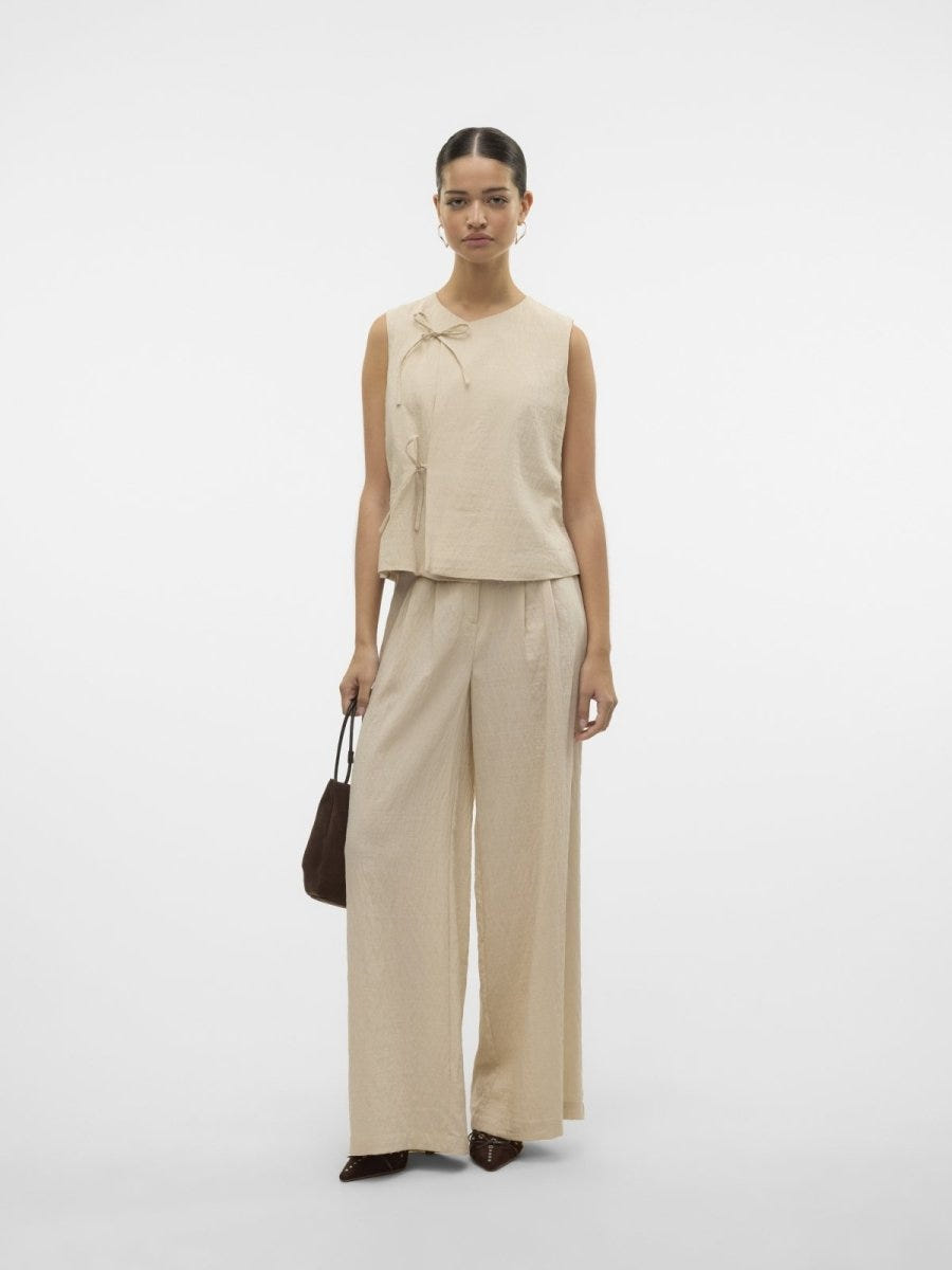 Παντελόνι wide leg με πιέτες Vero Moda 10326937 - Άμμου - thefashionproject.gr - VERO MODA