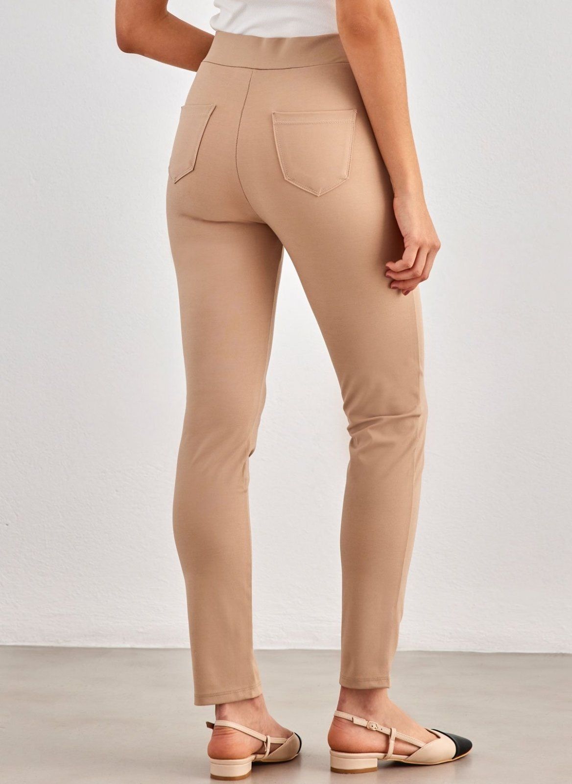 Παντελόνι υφασμάτινο με εφέ κουμπί - Μπεζ - thefashionproject.gr - Foglie Rosse