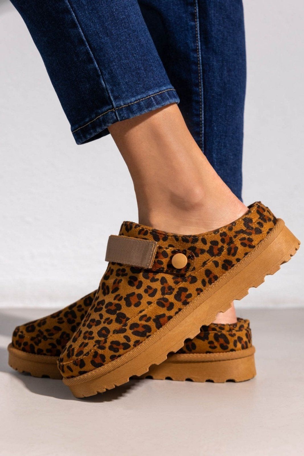 Παντόφλες suede με velcro και συννθετική γούνα ERYNN - Leopard - thefashionproject.gr - ERYNN