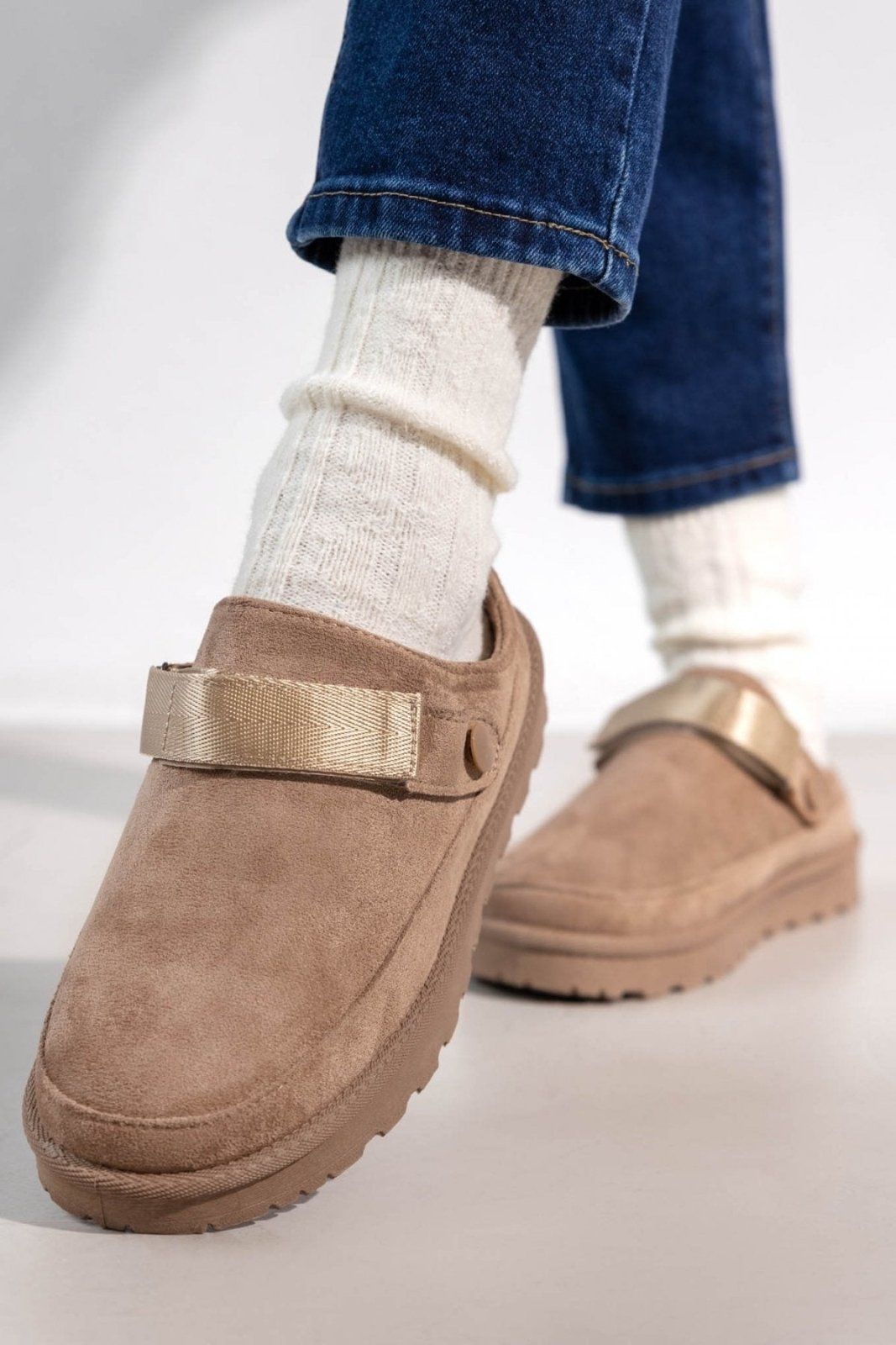 Παντόφλες suede με velcro και συννθετική γούνα ERYNN - Τάουπε - thefashionproject.gr - ERYNN