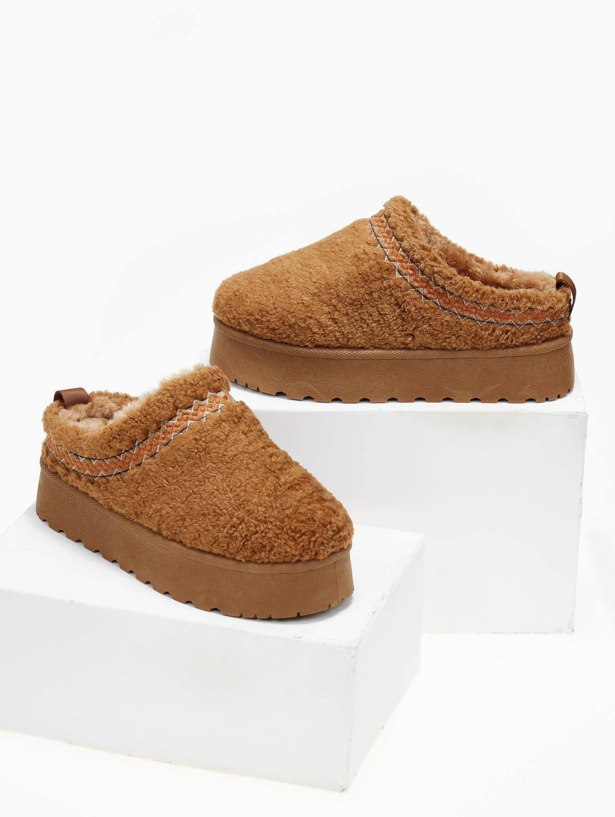 Παντόφλες teddy με συνθετική γούνα - Κάμελ - thefashionproject.gr - ERYNN