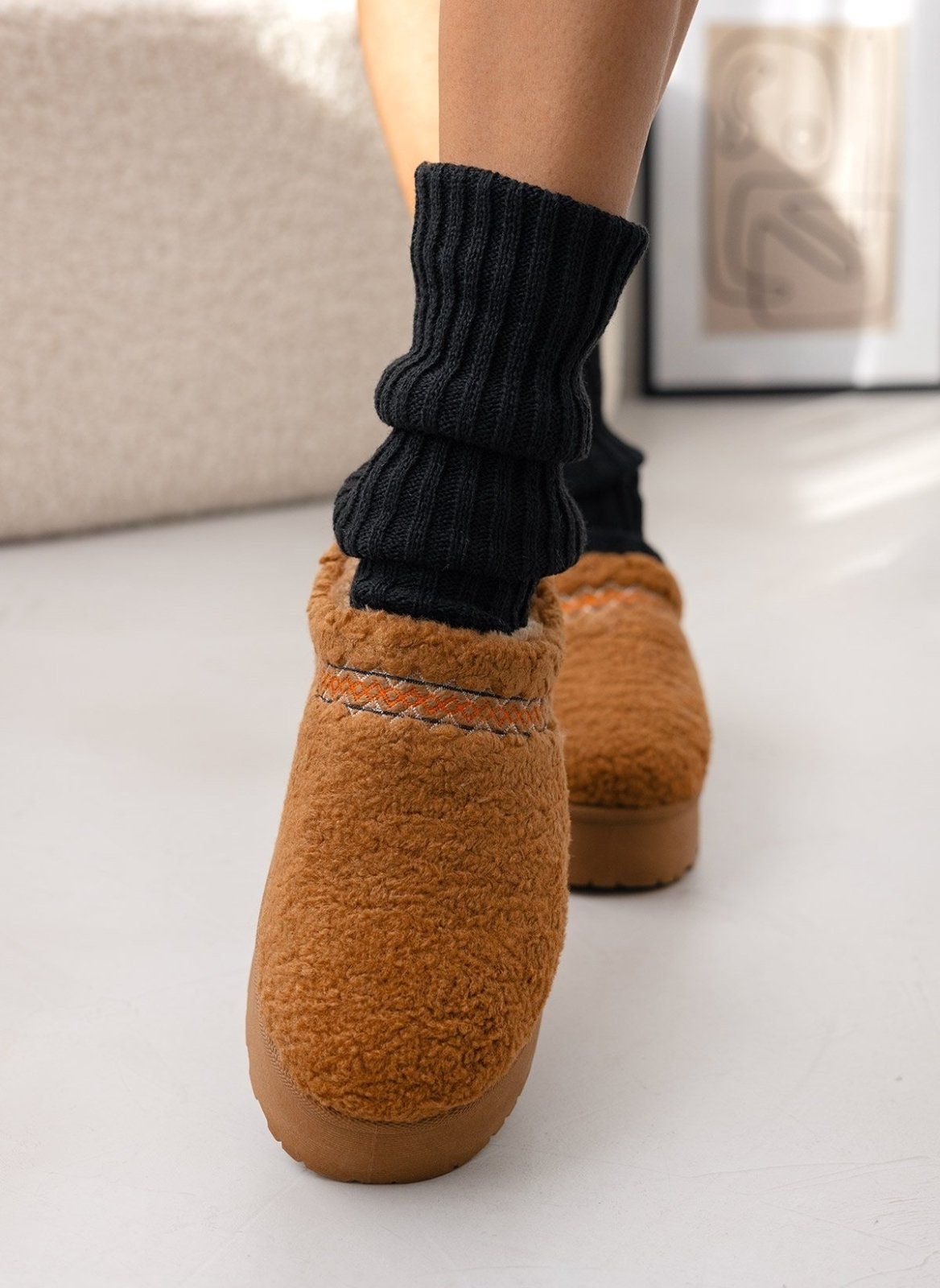 Παντόφλες teddy με συνθετική γούνα - Κάμελ - thefashionproject.gr - ERYNN