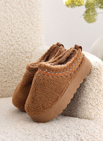Παντόφλες teddy με συνθετική γούνα - Κάμελ - thefashionproject.gr - ERYNN