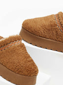 Παντόφλες teddy με συνθετική γούνα - Κάμελ - thefashionproject.gr - ERYNN