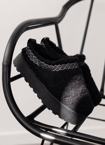 Παντόφλες teddy με συνθετική γούνα - Μαύρο - thefashionproject.gr - ERYNN