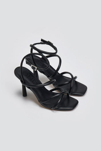 Πέδιλα crossover με μπαρέτα ONLY 15340883 - Μαύρο - thefashionproject.gr - ONLY