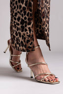 Πέδιλα crossover με μπαρέτα ONLY 15340883 - Χρυσό - thefashionproject.gr - ONLY