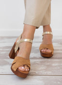 Πέδιλα crossover suede με τρουκς ERYNN - Κάμελ - thefashionproject.gr - ERYNN