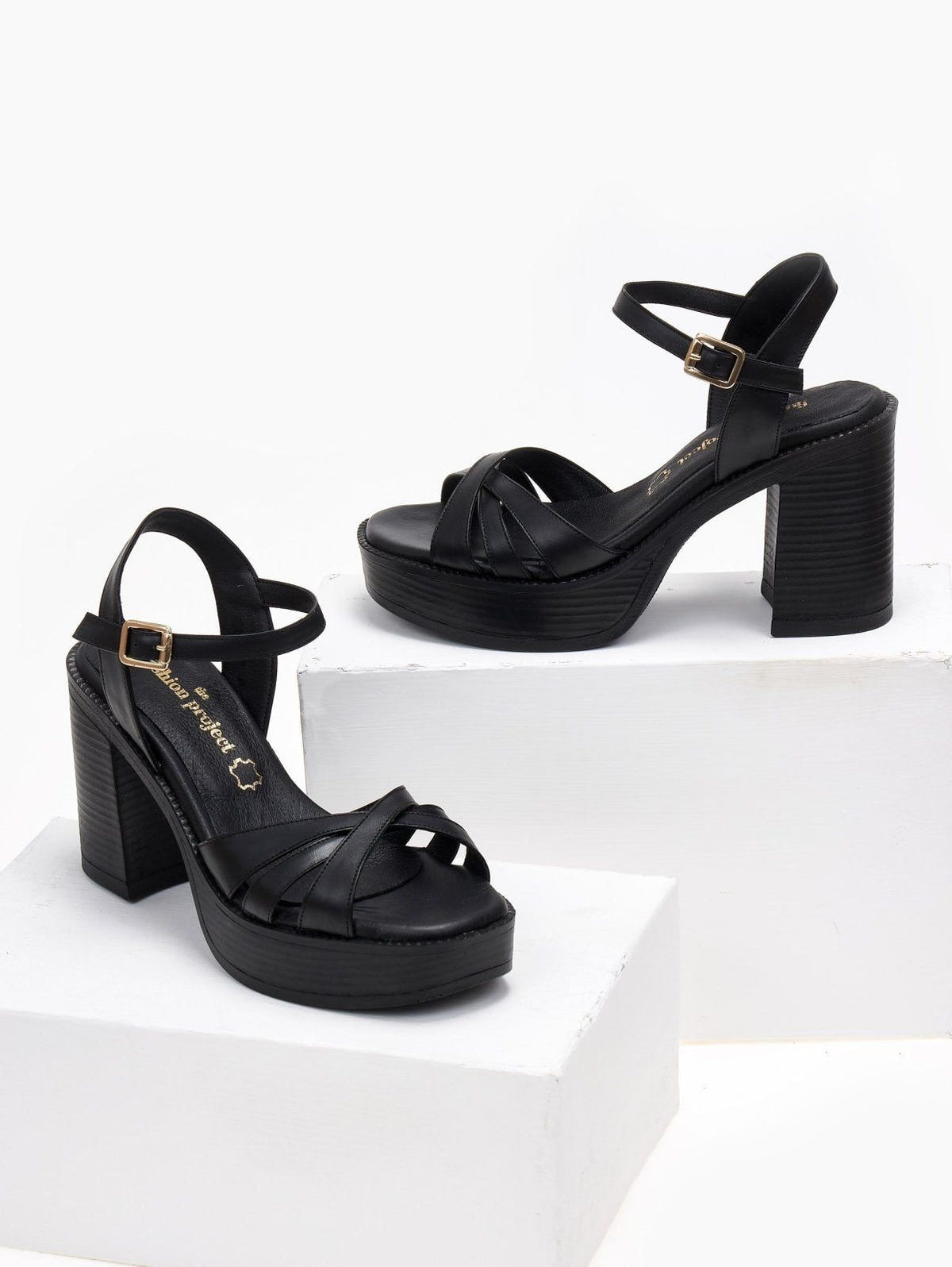 Πέδιλα δερμάτινα crossover με μπαρέτα - Μαύρο - thefashionproject.gr - TFP