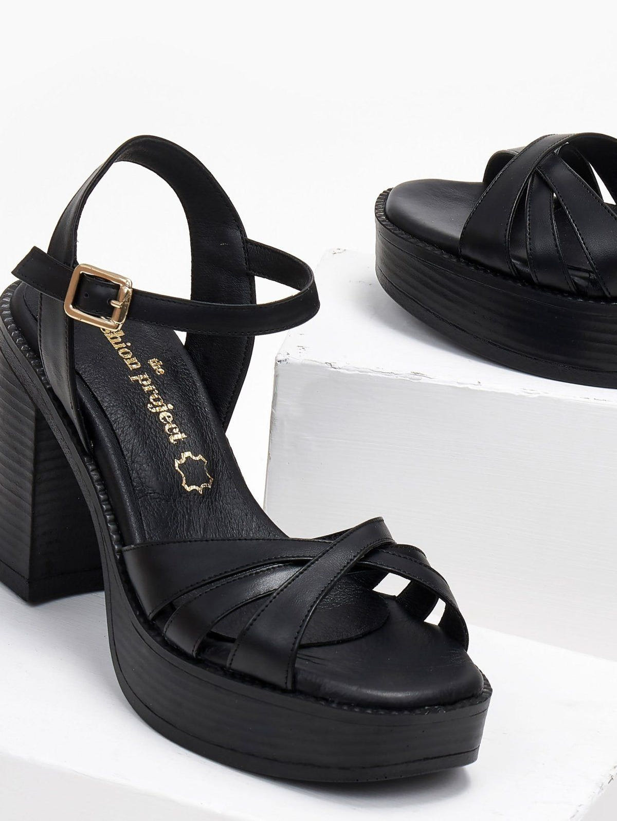 Πέδιλα δερμάτινα crossover με μπαρέτα - Μαύρο - thefashionproject.gr - TFP