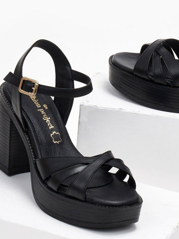 Πέδιλα δερμάτινα crossover με μπαρέτα - Μαύρο - thefashionproject.gr - TFP