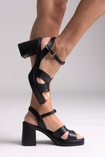 Πέδιλα δερμάτινα με ανοίγματα Tfp - Μαύρο - thefashionproject.gr - TFP