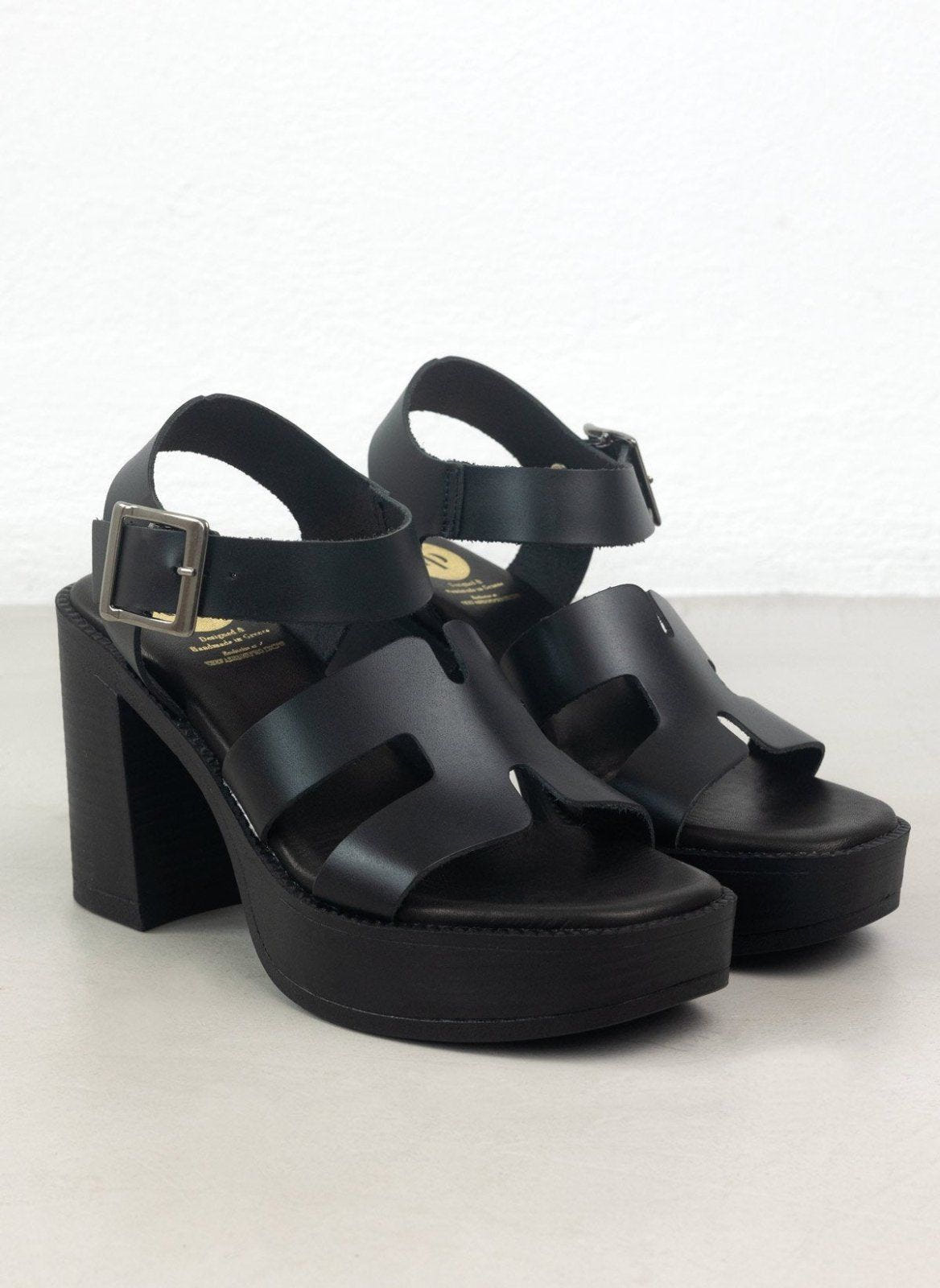 Πέδιλα δερμάτινα με με ανοίγματα TFP - Μαύρο - thefashionproject.gr - TFP