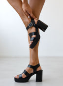 Πέδιλα δερμάτινα με με ανοίγματα TFP - Μαύρο - thefashionproject.gr - TFP