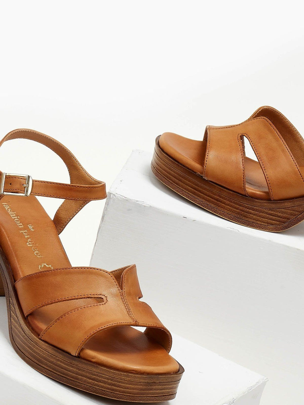 Πέδιλα δερμάτινα με μπαρέτα TFP - Ταμπά - thefashionproject.gr - TFP