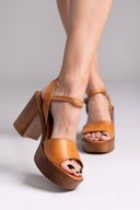 Πέδιλα δερμάτινα με μπαρέτα TFP - Ταμπά - thefashionproject.gr - TFP