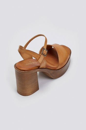 Πέδιλα δερμάτινα με μπαρέτα TFP - Ταμπά - thefashionproject.gr - TFP