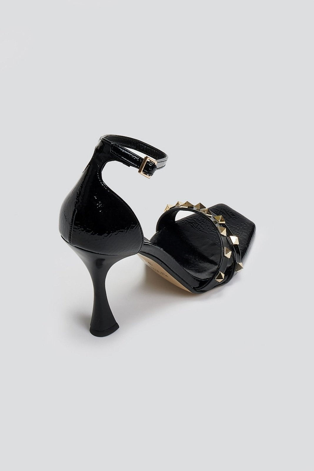 Πέδιλα λουστρίνι με τρουκς TFP - Μαύρο - thefashionproject.gr - TFP