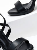 Πέδιλα με croosssover σχέδιο TFP - Μαύρο - thefashionproject.gr - TFP