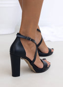 Πέδιλα με croosssover σχέδιο TFP - Μαύρο - thefashionproject.gr - TFP