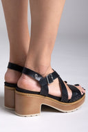 Πέδιλα με crossover σχέδιο Refresh 172847 - Μαύρο - thefashionproject.gr - Refresh