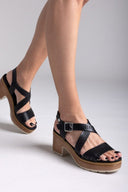 Πέδιλα με crossover σχέδιο Refresh 172847 - Μαύρο - thefashionproject.gr - Refresh