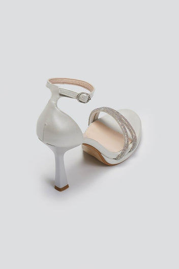 Πέδιλα με διπλή σειρά στρας TFP - Λευκό Πέρλα - thefashionproject.gr - TFP