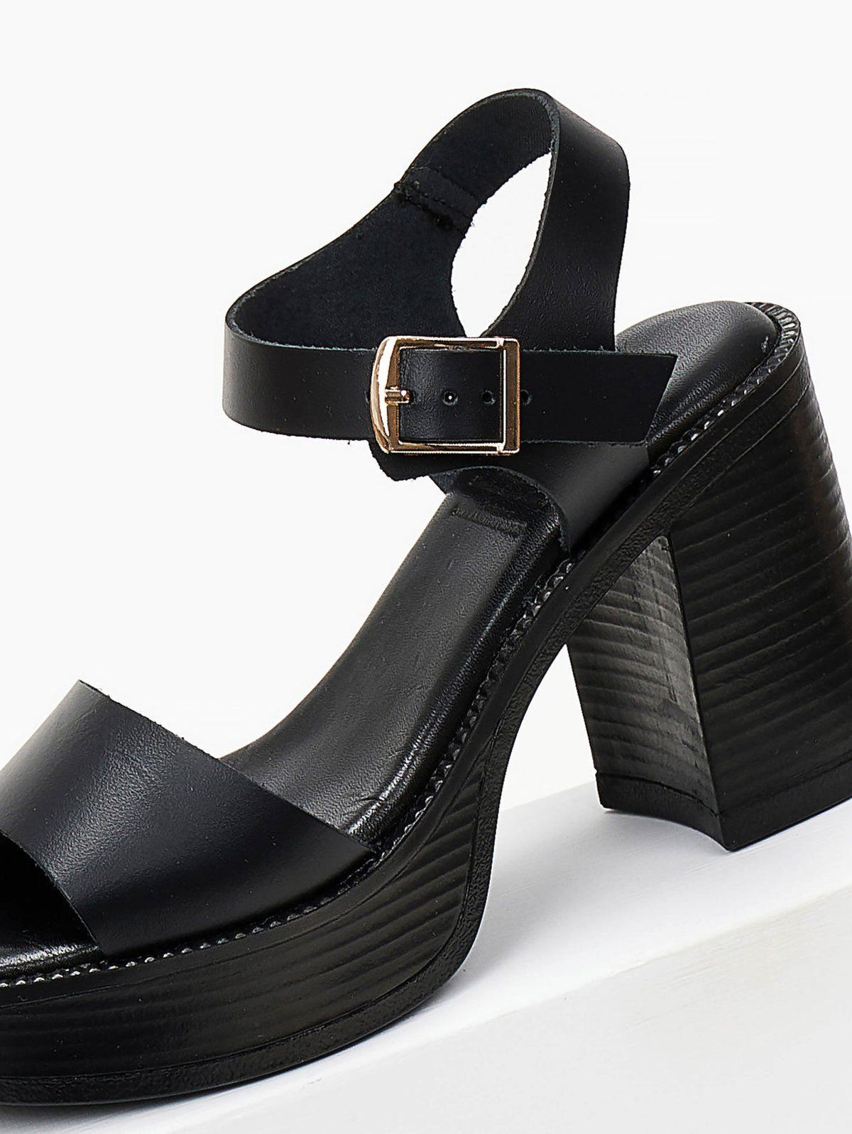 Πέδιλα με φιάπα δερμάτινα tfp - Μαύρο - thefashionproject.gr - TFP