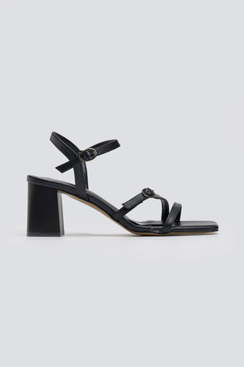Πέδιλα με λεπτά λουράκια TFP - Μαύρο - thefashionproject.gr - TFP