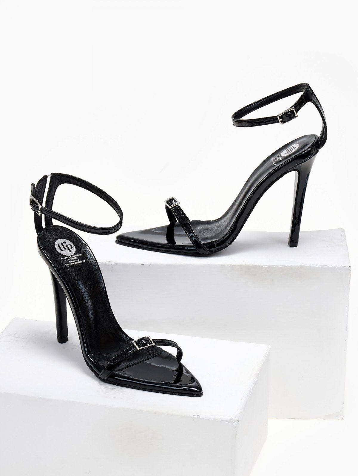 Πέδιλα με λεπτό λουράκι TFP - Μαύρο - thefashionproject.gr - TFP