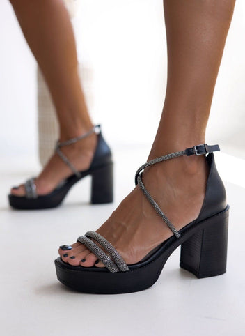 Πέδιλα με μπαρέτα δερμάτινα tfp - Μαύρο - thefashionproject.gr - TFP