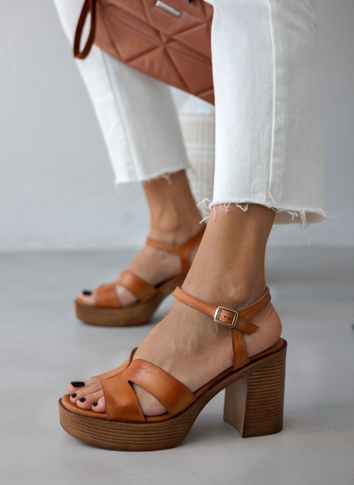 Πέδιλα με μπαρέτα δερμάτινα tfp - Ταμπά - thefashionproject.gr - TFP