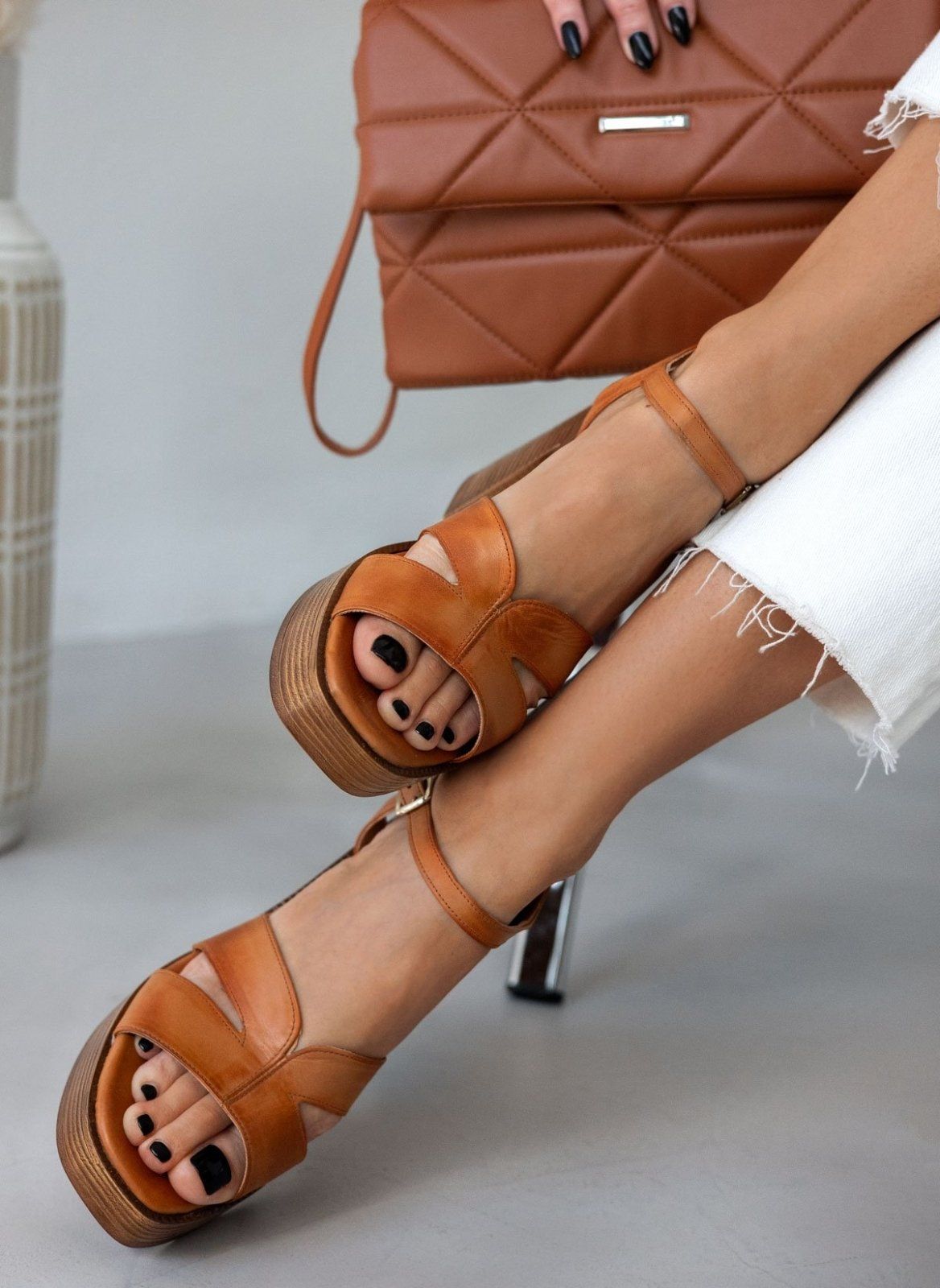 Πέδιλα με μπαρέτα δερμάτινα tfp - Ταμπά - thefashionproject.gr - TFP
