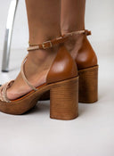 Πέδιλα με μπαρέτα δερμάτινα tfp - Ταμπά - thefashionproject.gr - TFP