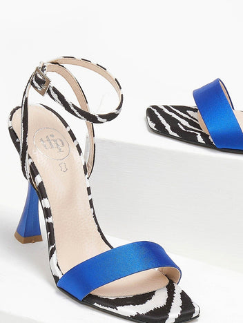 Πέδιλα με μπαρέτα και print tfp - Μπλε - thefashionproject.gr - TFP