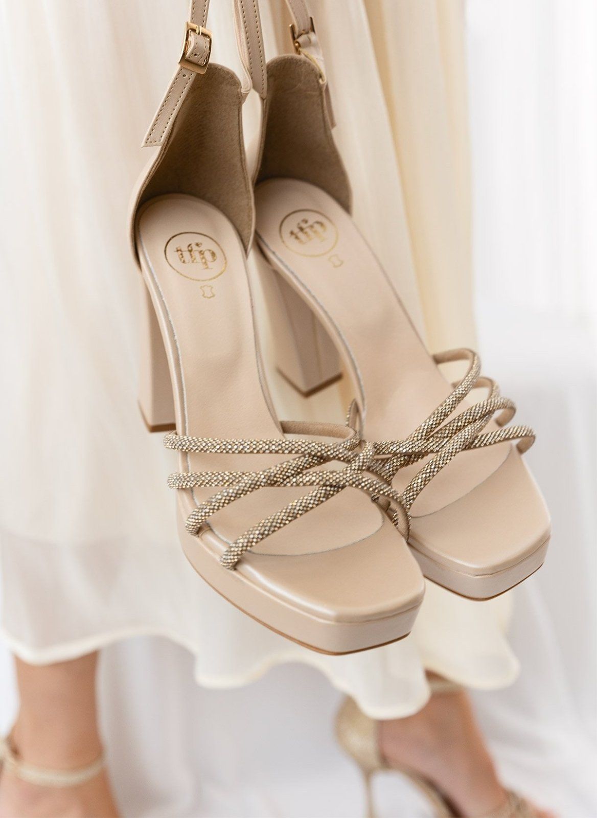 Πέδιλα με μπαρέτα και στρας tfp - Μπεζ - thefashionproject.gr - TFP