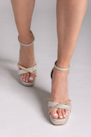 Πέδιλα με μπαρέτα και στρας TFP - Χρυσό - thefashionproject.gr - TFP